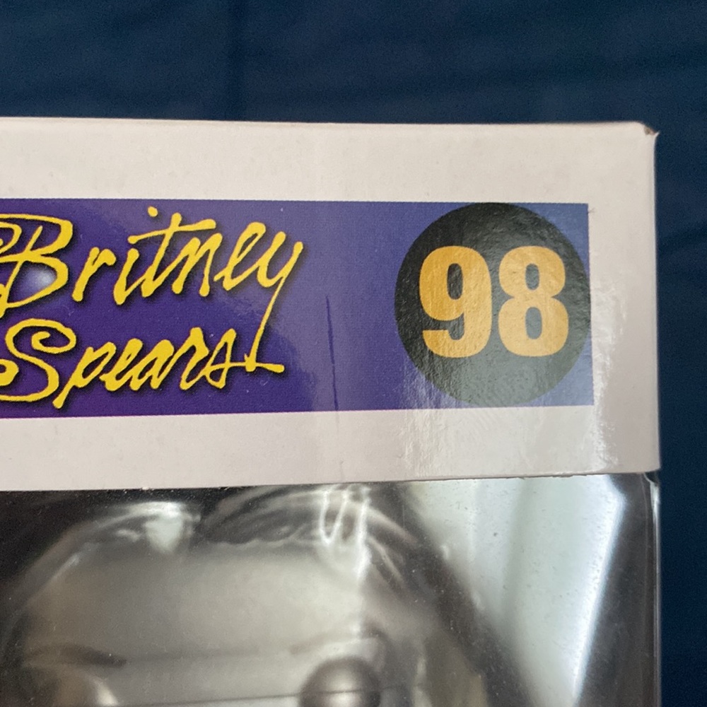 Britney Spears Metallic Limited Edition 5,000 Pieces Funko Pop - Picture 3 of 10